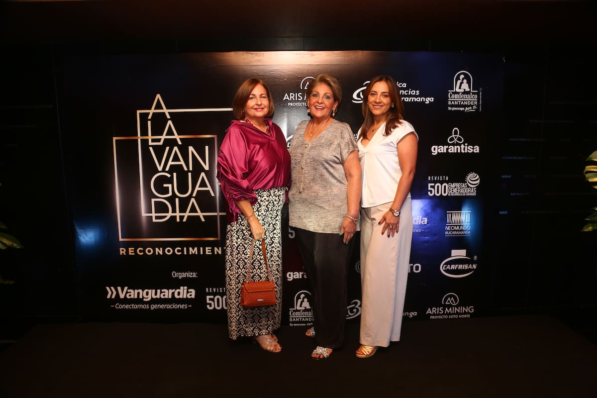 Doctora Milena Granados Acevedo; Doctora Olga Liliana Pinzón Díaz, gerente de Clínica Bucaramanga, Doctora Alba Yolanda Otero Motta. Jaime Moreno / VANGUARDIA