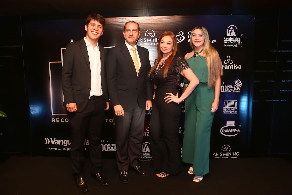Miguel Cantillo Mantilla, Evaristo Vega Fernández, Karol Ramírez y Melissa García, de la Fundación Cardiovascular de Colombia (FCV). Jaime Moreno / VANGUARDIA