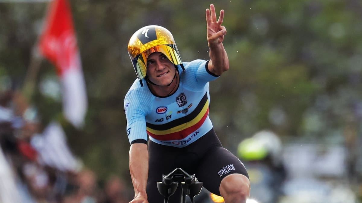 Remco Evenepoel se impuso por tercer año consecutivo en la prueba contrarreloj de los Mundiales de Ciclismo, doblegando con autoridad a Tadej Pogacar. Foto: UCI.