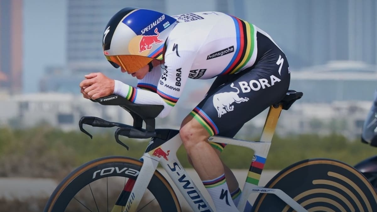 Remco Evenepoel gana la contrarreloj individual de hoy en UAE Tour y se pone líder en la clasificación general. Foto: @RBH_ProCycling
