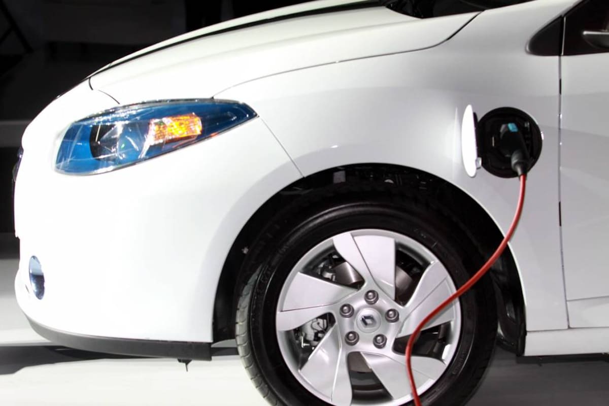 RENAULT, EN ALIANZA CON ENDESA COLOMBIA Y EMPRESAS PUBLICAS DE MEDELLIN (EPM), PRESENTARON LOS PRIMEROS CUATRO VEHICULOS ELECTRICOS EN EL PAIS Y LOS SISTEMAS DE RECARGA INSTALADOS PARA SUMINISTRAR ENERGIA A LOS AUTOMOTORES.(COLPRENSA-RAUL PALACIOS).