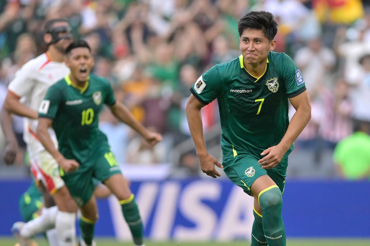 AME7965. GUADALUPE (MÉXICO), 26/03/2026.- Miguel Terceros de Bolivia festeja un gol este jueves, en un partido de repechaje para la Copa Mundial 2026 entre Bolivia y Surinam en el estadio BBVA en Guadalupe (México). EFE/ Miguel Sierra