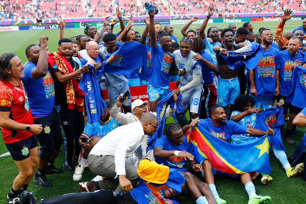 AMDEP2767. GUADALAJARA (MÉXICO), 31/03/2026.- Jugadores de la selección de la República Democrática del Congo celebran este martes, al finalizar un partido de repechaje para la Copa Mundial 2026 entre República Democrática del Congo y Jamaica en el Estadio Akron en Guadalajara (México). La República Democrática del Congo obtuvo el penúltimo cupo libre al Mundial al vencer en tiempo extra por 1-0 a Jamaica en la final de la repesca intercontinental jugada en el estadio Akron de la ciudad mexicana de Zapopan. EFE/ Francisco Guasco