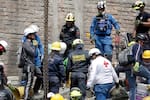 Los rescatistas de Bucaramanga que llegaron a Pereira para salvar sobrevivientes del terremoto
