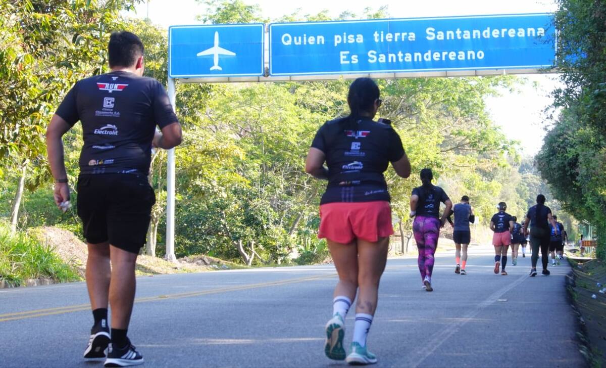 Reto Aeropuerto 2025: la carrera que puso a Girón y Palonegro a latir al ritmo de los 10K. Foto: Marco Valencia/Vanguardia.
