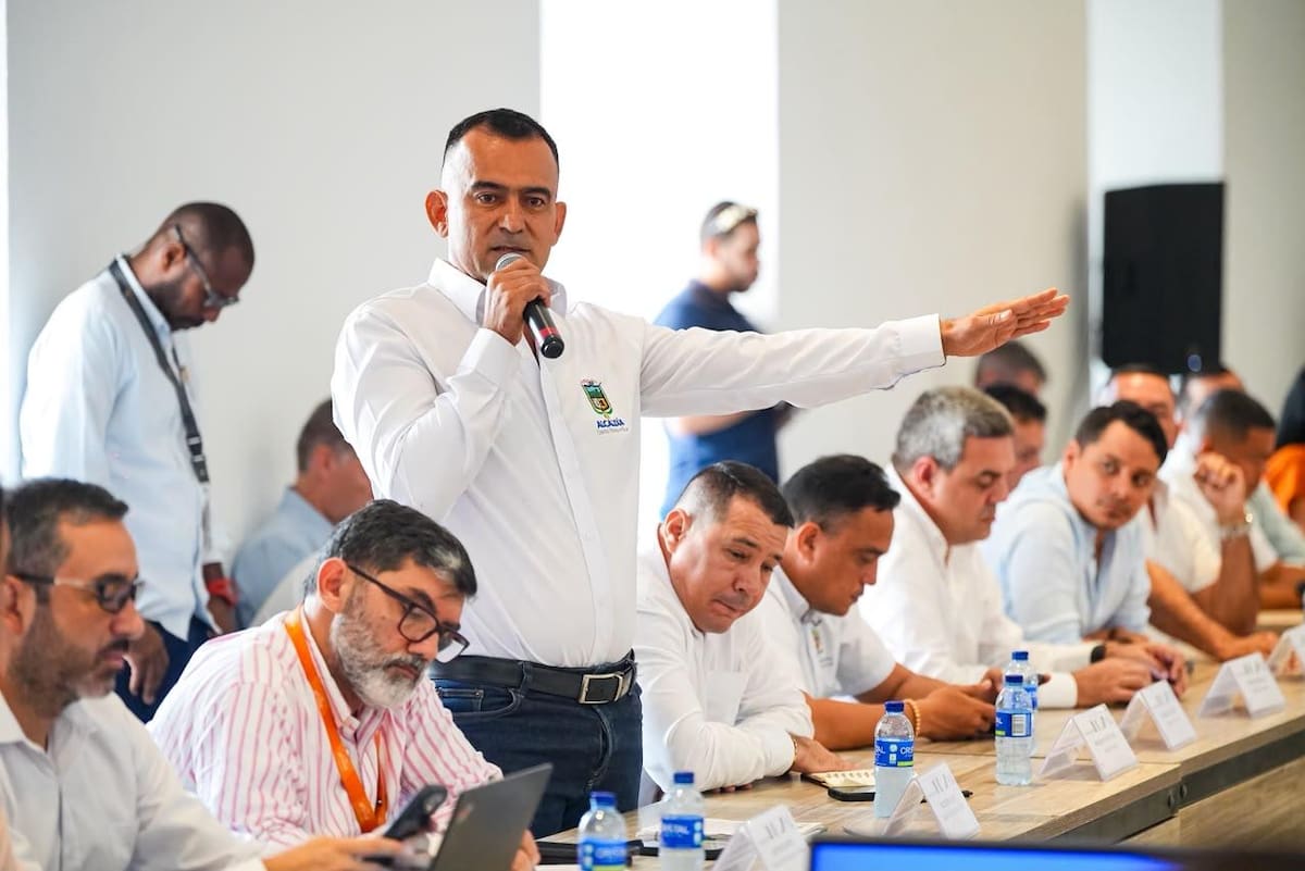 El gobernador de Bolívar, Yamil Arana Padauí, lanzó una seria advertencia sobre la situación energética que atraviesa el departamento.
Suministrada/Vanguardia