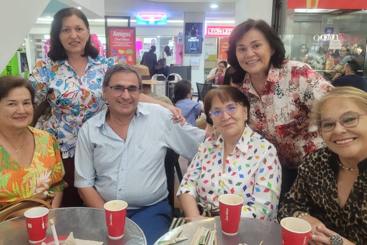 Isabel Sarmiento Rueda, María Cristina Ardila, Rommy Ardila, Felipe Ardila, Vicky Ardila, Bertha Sonia Ardila. Suministrada / VANGUARDIA