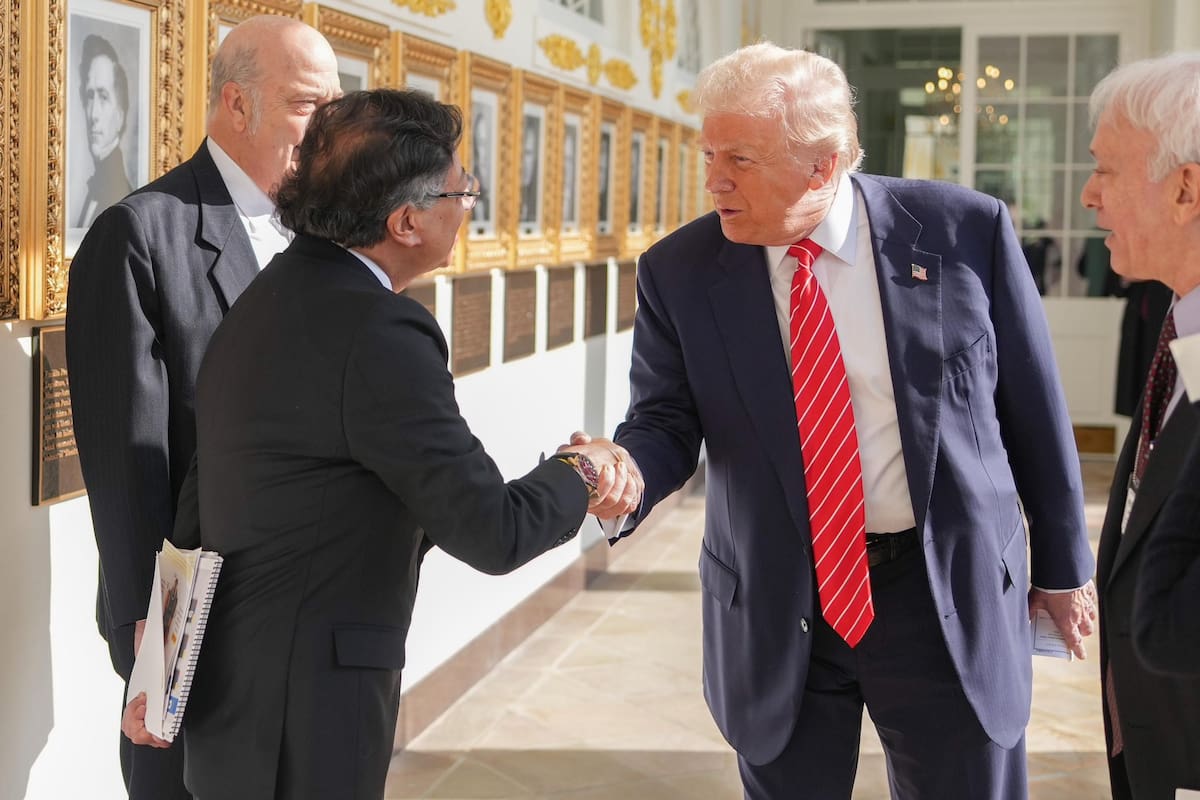 Así fue el encuentro entre Gustavo Petro y Donald Trump previo a su reunión en el Salón Oval de la Casa Blanca.
