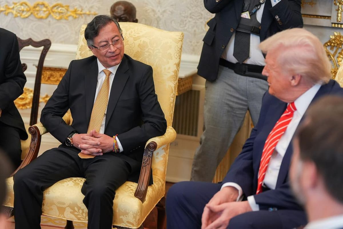 El presidente de Colombia, Gustavo Petro, compartió en sus redes una tarjeta que le obsequió el mandatario estadounidense Donald Trump, con su fotografía y el mensaje: “Yo amo a Colombia”.