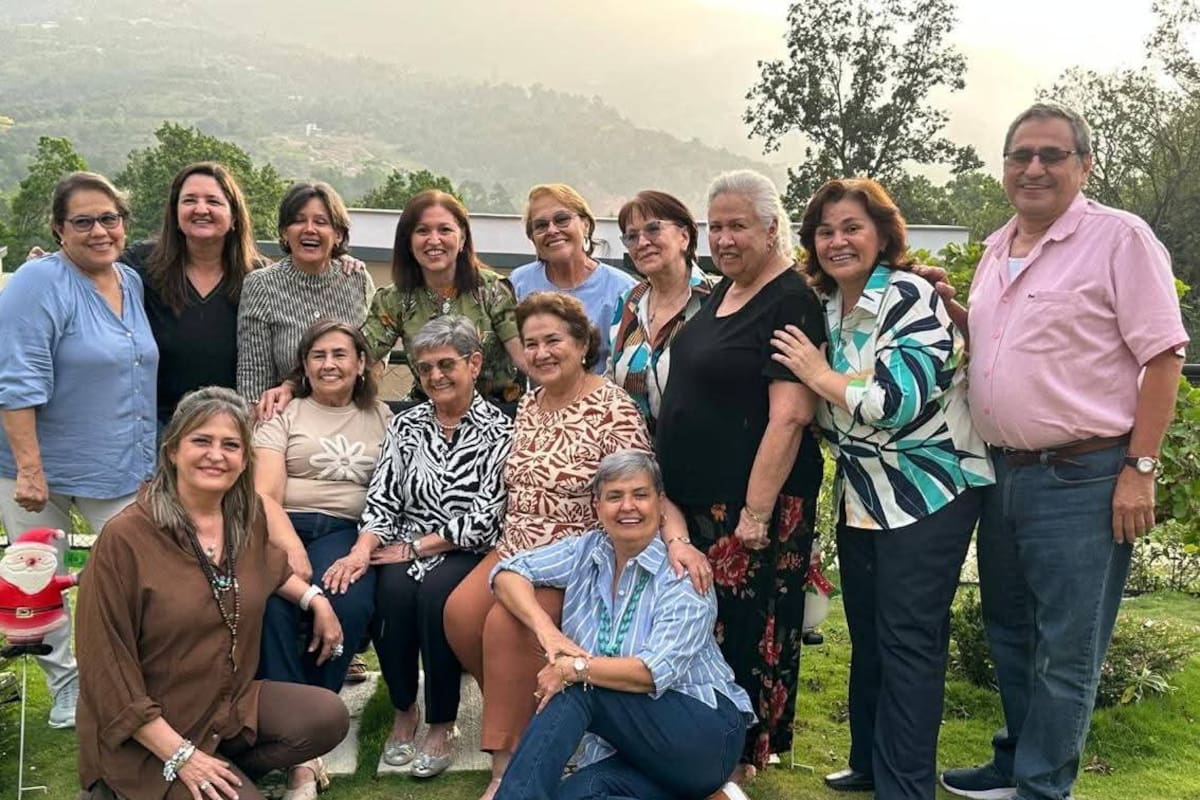 Cristina Rueda Becaría, Luz Liliam Rueda Becaría, Esther Rueda Afanador, María Cristina Ardila Rueda, Bertha Ardila, Virginia Ardila Rueda, Ana Rueda Sarmiento, Rommy Ardila Rueda, Felipe Ardila Rueda, Rosario Rueda Sarmiento, Inés Rueda Corzo, Isabel Cristina Rueda, Gilma Sinuco Rueda y Fanny Sinuco Rueda. Suministrada / VANGUARDIA