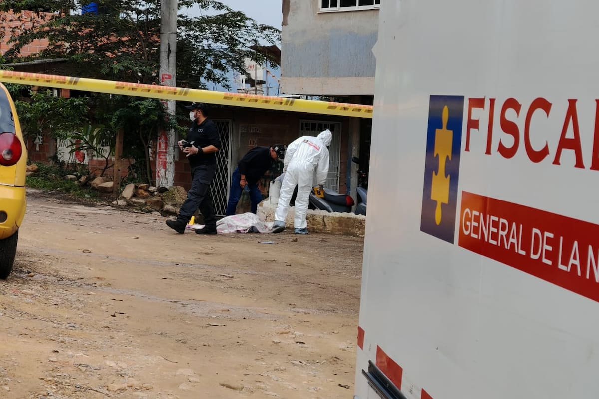Revelan identidad del hombre asesinado por cuatro sujetos en motocicleta en Bucaramanga. Foto: Marco Valencia, fotógrafo de Vanguardia.