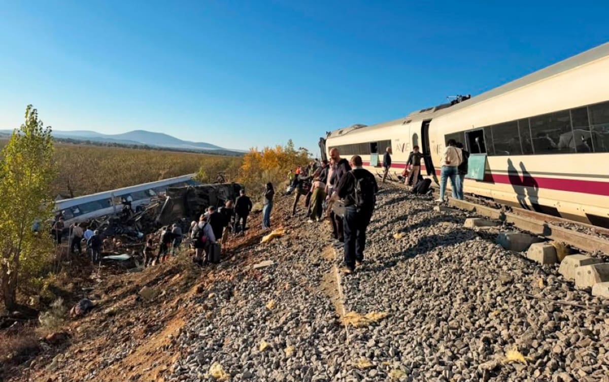 Tras conocerse la tragedia ferroviaria en Toledo, Felipe VI calificó el accidente como una “desgracia terrible” y transmitió su solidaridad a las personas afectadas por el siniestro. Foto tomada de // @ClaudioSavoia // X.