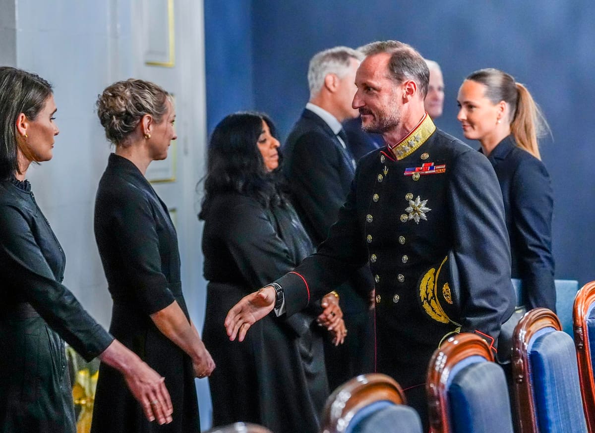 Haakon, hijo del monarca fallecido, se convirtió de manera automática e inmediata en el nuevo jefe de Estado de Noruega. Foto: EFE.
