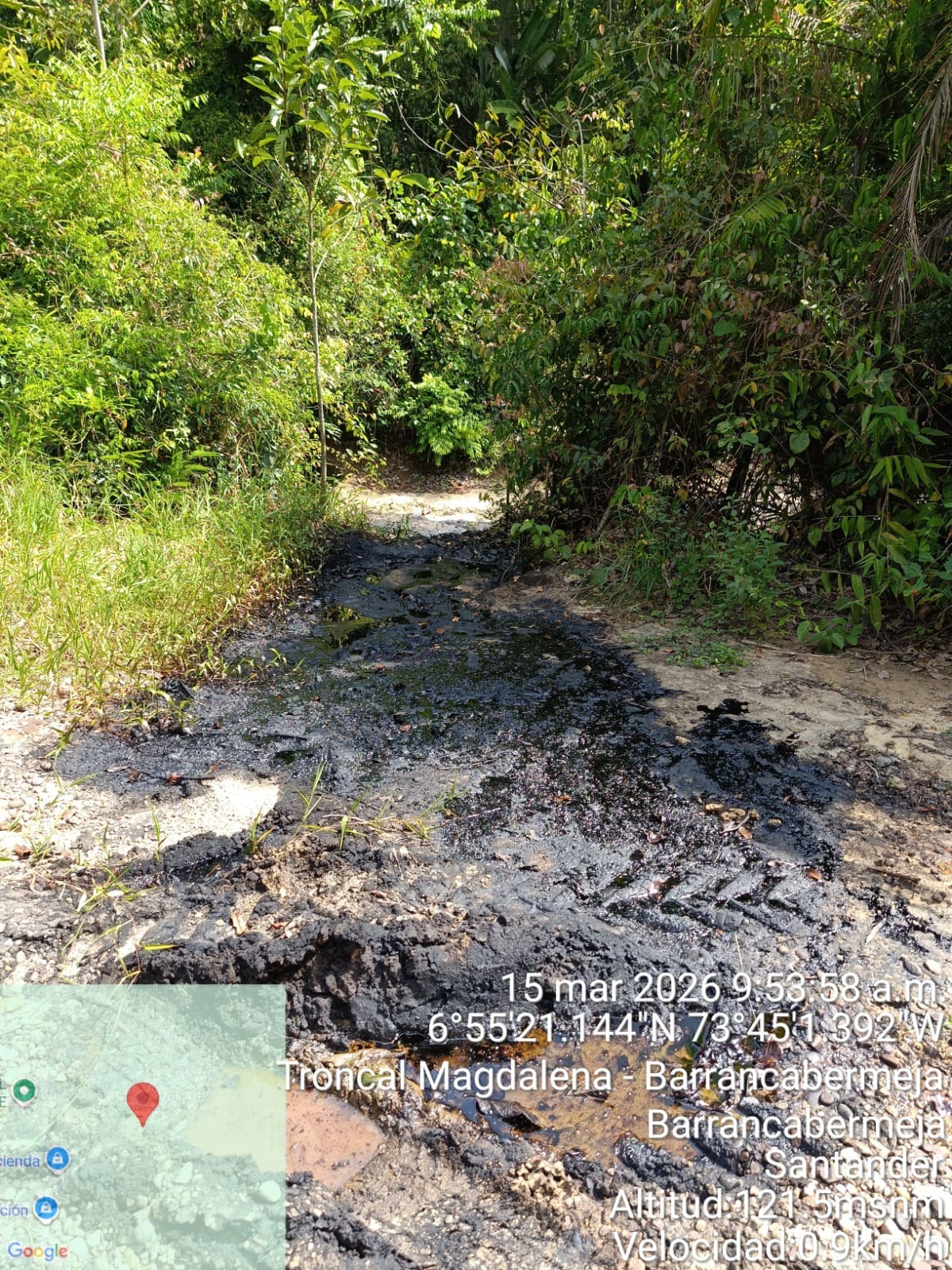 La Alianza Libre de Fracking advirtió sobre la contaminación generada en un rezumadero ubicado cerca a la estación 6 del campo La Cira Infantas, en el corregimiento El Centro de Barrancabermeja.
Suministrada/Alianza Colombia Libre de Fracking