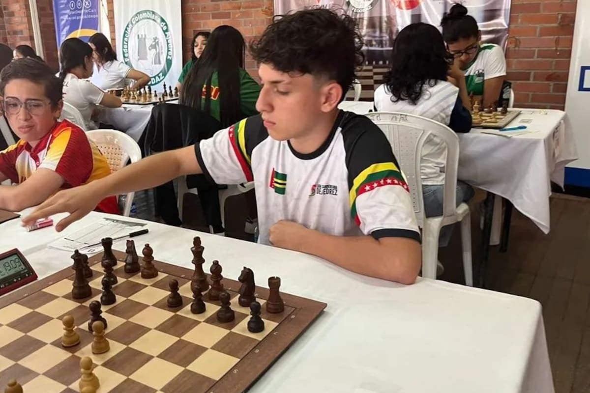 El ajedrecista santandereano Richard Alejandro Rueda Rojas se quedó con el título del Campeonato Nacional Sub-18. Foto: suministrada Liga de Ajedrez de Santander.