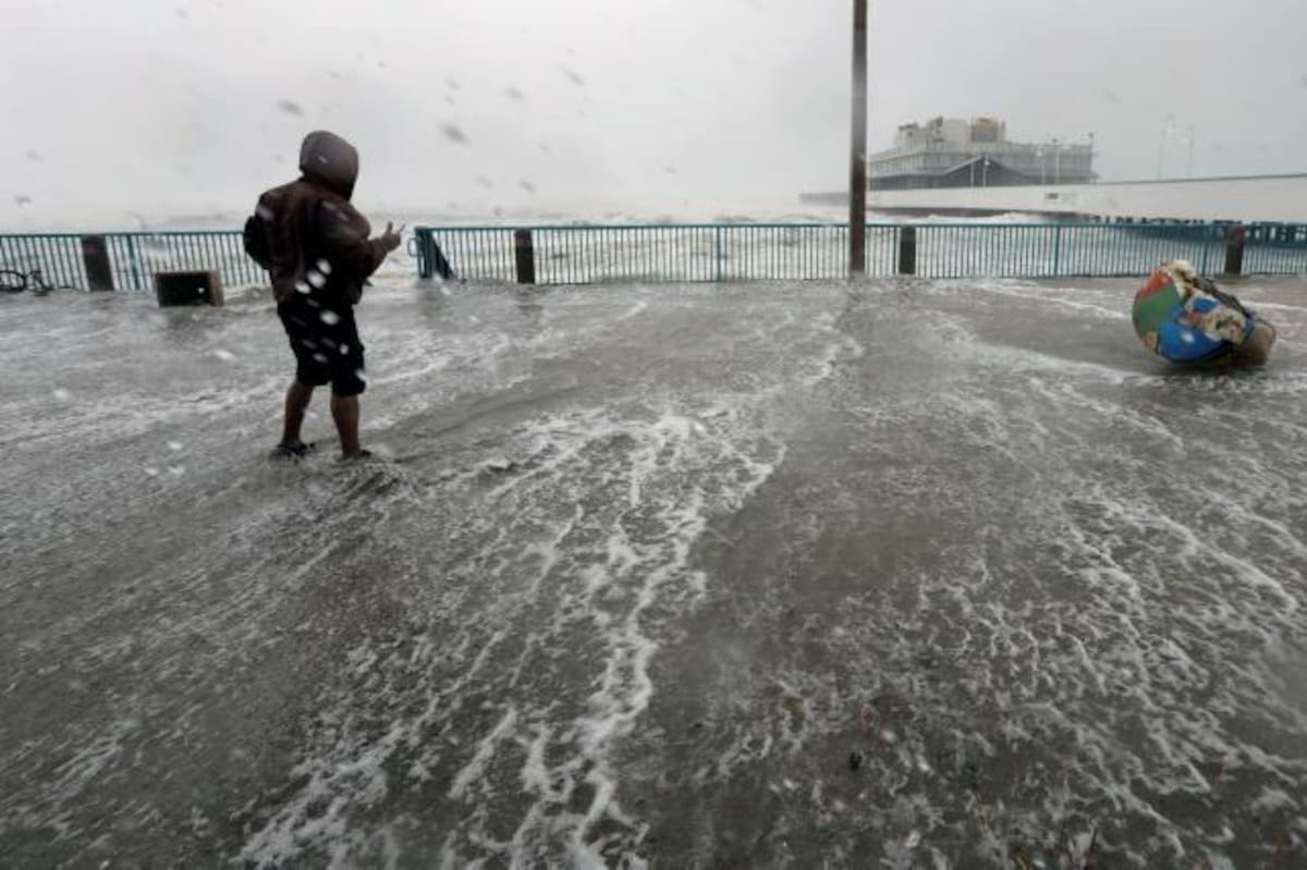El primer ciclón de la temporada atlántica de huracanes amenaza con lluvias extremas, inundaciones mortales y vientos destructivos en varios estados del litoral del Golfo de México.