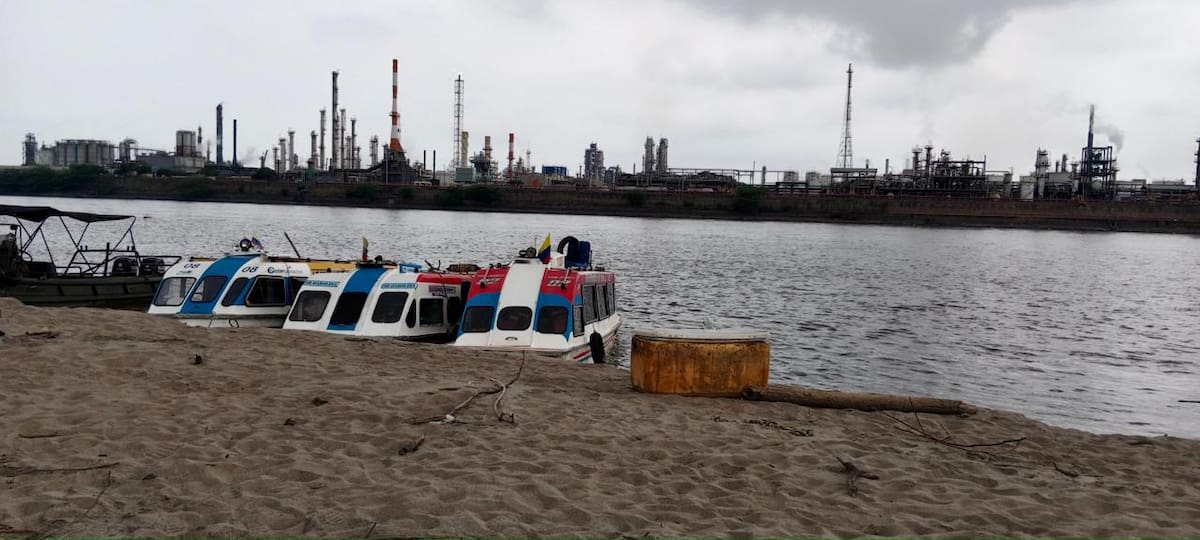 Los bancos de arena han quedado expuestos en diferentes sectores del río Magdalena debido al descenso de sus niveles. Las autoridades piden no ingresar ni permanecer en estas zonas.
Archivo/Lesly Cifuentes/Vanguardia