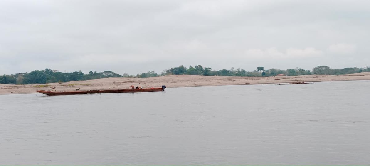 Los bancos de arena han quedado expuestos en diferentes sectores del río Magdalena debido al descenso de sus niveles. Las autoridades piden no ingresar ni permanecer en estas zonas.
Archivo/Lesly Cifuentes/Vanguardia