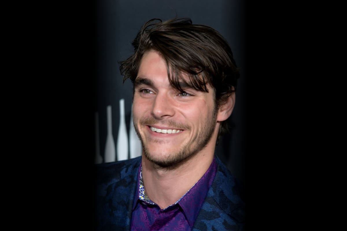 EPA3888. BOGOTÁ (COLOMBIA), 12/10/2026.- Fotografía de archivo del 19 de julio de 2018 del actor estadounidense RJ Mitte durante la alfombra roja del estreno de la cuarta temporada de la serie de televisión 'Better Call Saul' en San Diego (Estados Unidos). RJ Mitte, conocido por interpretar al hijo de Walter White en la popular serie 'Breaking Bad', falleció este lunes a los 34 años, informaron sus representantes. EFE/ David Maung / ARCHIVO