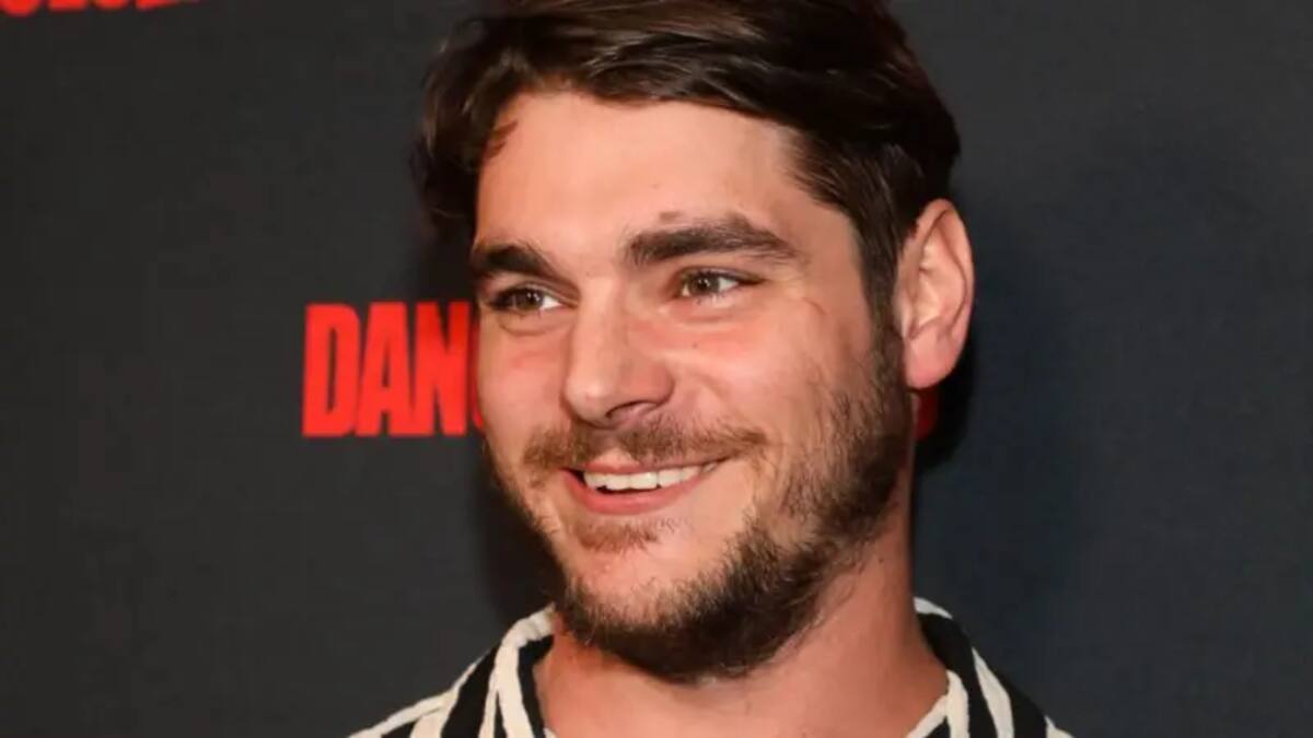 Además de su carrera como actor, RJ Mitte trabajó para promover la inclusión y la representación de las personas con discapacidad.