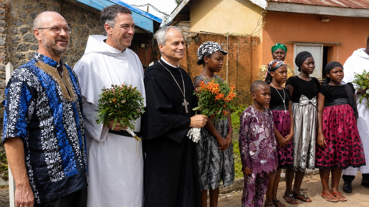 El sacerdote, misionero agustino Robert Francis Prevost siempre se caracterizó por su trabajo con la comunidades más necesitadas en especial las de Perú donde vivió 20 años, antes de ser Papa León XIV. Foto: Comunidad Agustina.