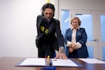 ¡Es oficial! El cantante puertorriqueño Draco Rosa recibe la nacionalidad colombiana
