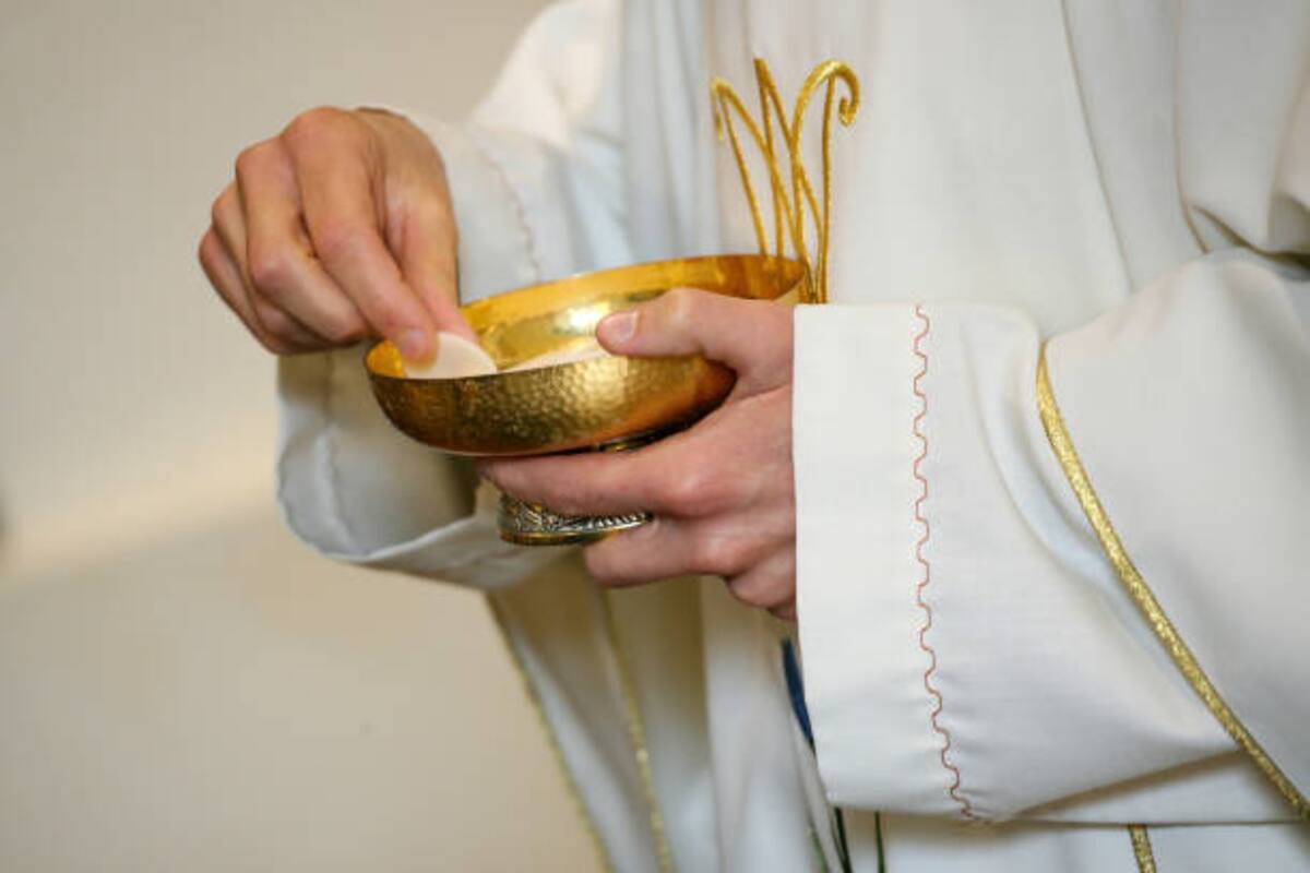 El extraño robo en la iglesia de La Santa Espina: ladrones se llevaron solo hostias consagradas.