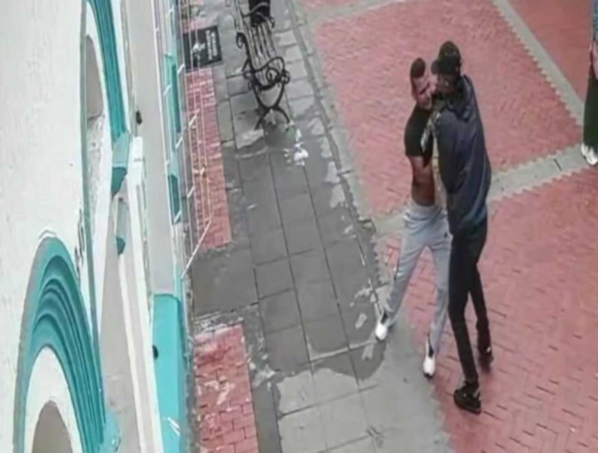 Robo en joyería cerca a la Plaza de La Libertad en Chiquinquirá genera alarma.
Foto: captura de video.