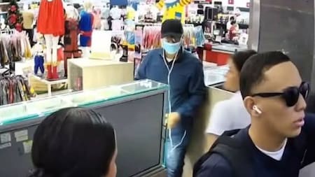 Dos hombres armados asaltaron una joyería en un almacén Olímpica: se llevaron prendas de oro