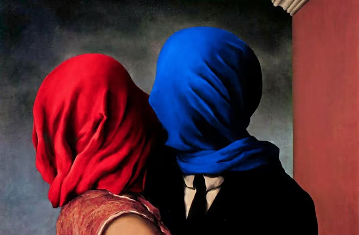 El clásico de Shakespeare revive entre bandos políticos y tensiones sociales.