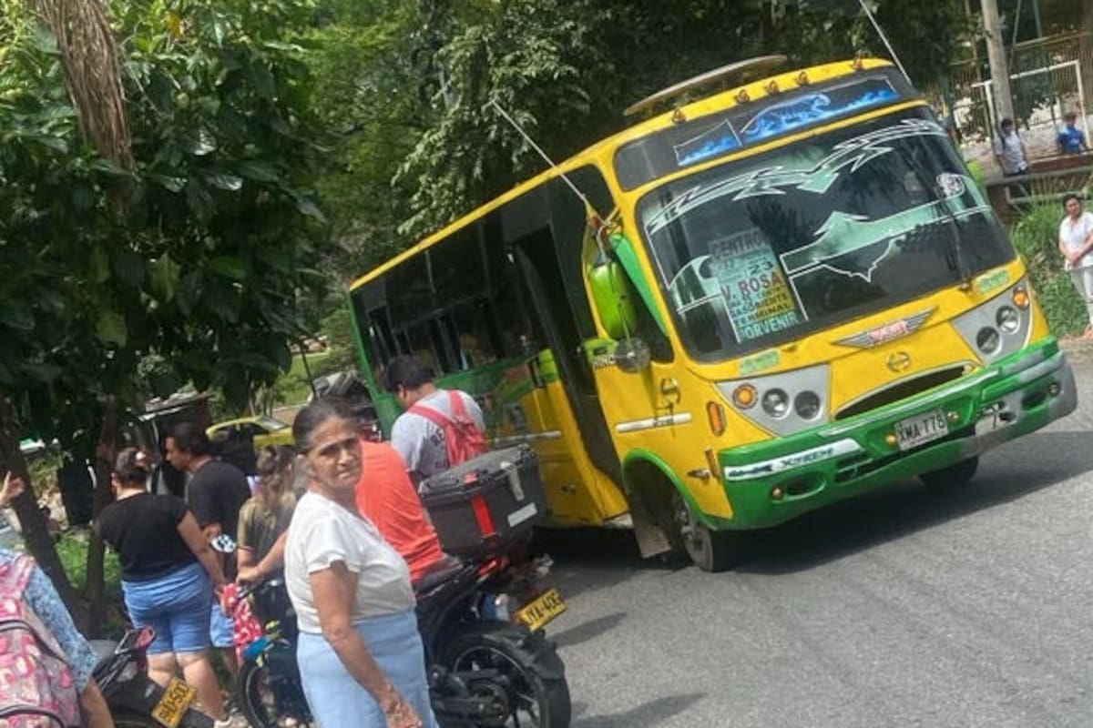 Rosalba Muñoz Gaviria, de 79 años, murió tras ser arrollada por una buseta de transporte público en el norte de Bucaramanga.