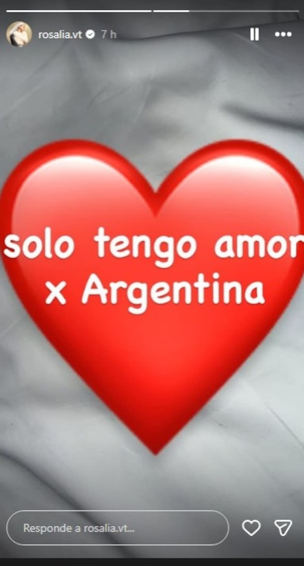 Rosalía se disculpó con fans argentinos tras publicación. //Foto: captura de pantalla de @rosalia.vt