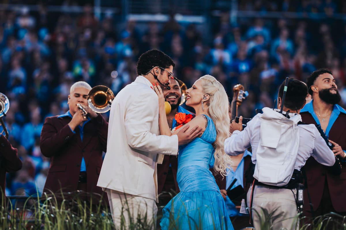El cantante puertorriqueño Bad Bunny y Lady Gaga durante la actuación en el descanso del Super Bowl en Santa Clara, California, Estados Unidos. EFE/Acoustyle / SOLO USO EDITORIAL/SOLO DISPONIBLE PARA ILUSTRAR LA NOTICIA QUE ACOMPAÑA (CRÉDITO OBLIGATORIO)