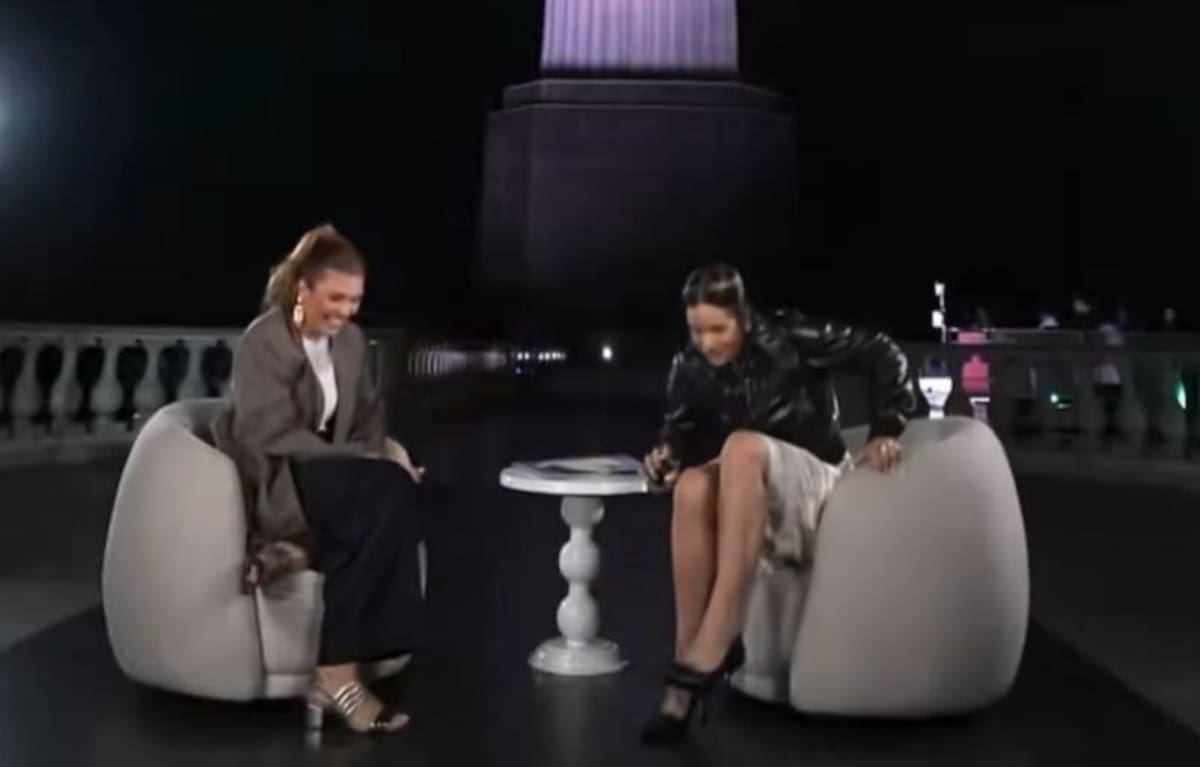 La artista catalana fue entrevistada por Globo TV a los pies de la estatua del Cristo del Corcovado de Río de Janeiro, cuando una cucaracha la hizo correr en medio de entrevista.