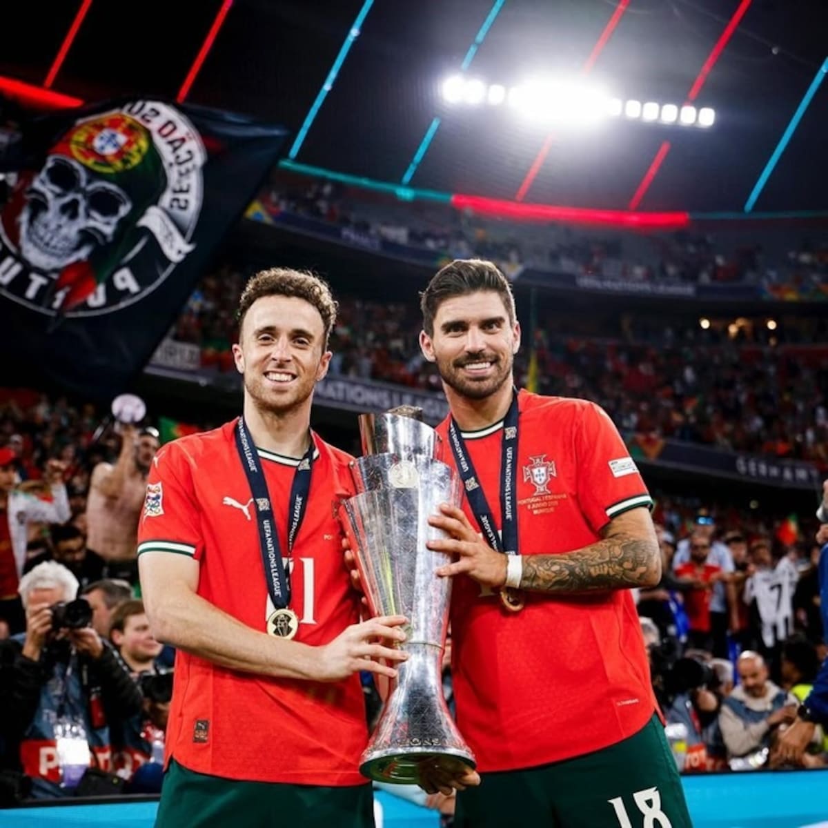 Rúben Neves junto a Diogo Jota con la selección (Instagram).