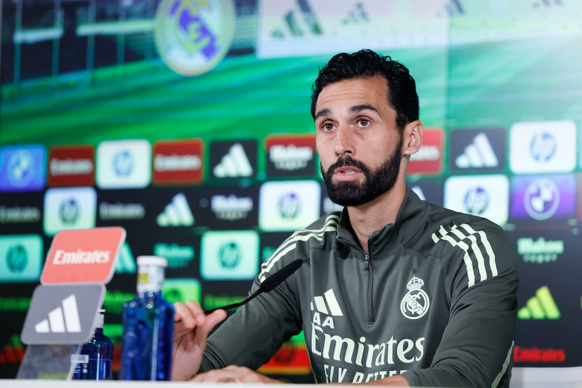 MADRID, 13/05/2026.- El entrenador del Real Madrid, Álvaro Arbeloa, da una rueda de prensa antes de dirigir un entrenamiento en el complejo del club en Valdebebas, este miércoles, en la víspera de su partido de LaLiga EA Sports contra el Real Oviedo. EFE/Mariscal