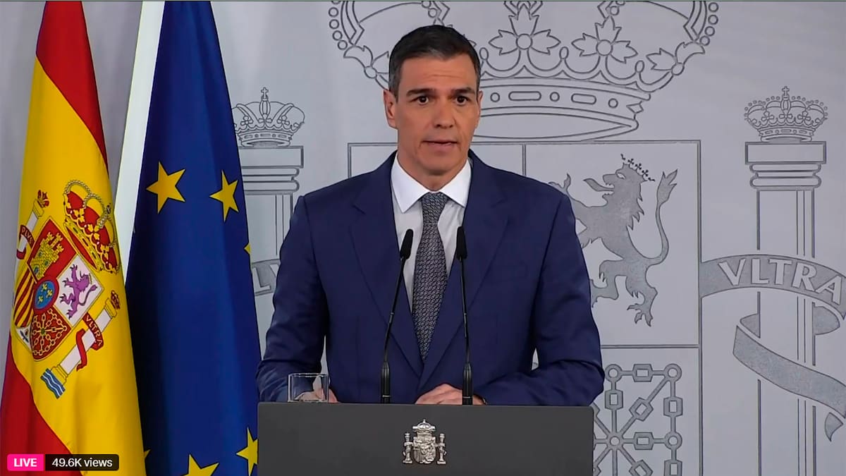 MADRID, 28/04/2025.- El presidente del Gobierno, Pedro Sánchez, ofrece una rueda de prensa este lunes, en Madrid, con motivo del apagón eléctrico que sufre el país. EFE/ Moncloa SOLO USO EDITORIAL SOLO DISPONIBLE PARA ILUSTRAR LA NOTICIA QUE ACOMPAÑA (CRÉDITO OBLIGATORIO)