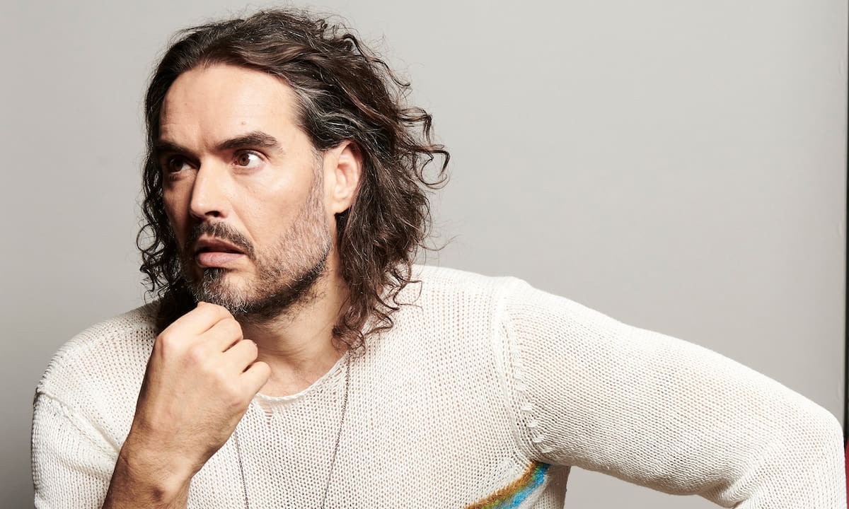 La policía del Reino Unido acusa formalmente a Russell Brand de violación y otros delitos sexuales.
Foto: A.P.I.