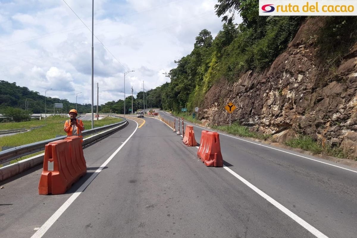 Representantes de las cámaras de comercio y veedores socializaron en Barrancabermeja el estado de las principales obras viales de Santander, con énfasis en la Ruta del Cacao y la Troncal del Magdalena Medio.
Suministrada