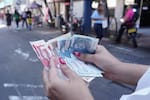 Expertos rechazan propuesta de aumento del 38,5 % del salario mínimo para 2027