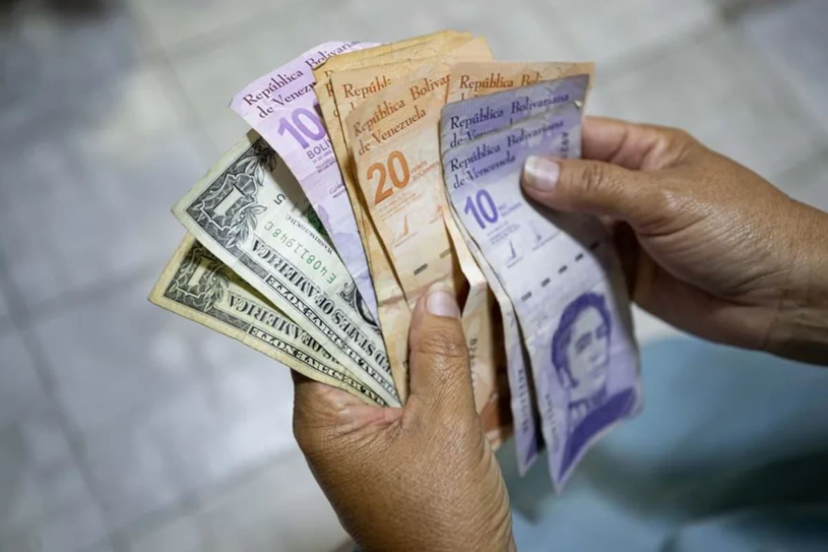 Aumento del ingreso mínimo integral de los trabajadores del país es de 240 dólares mensuales.
Foto: EFE.