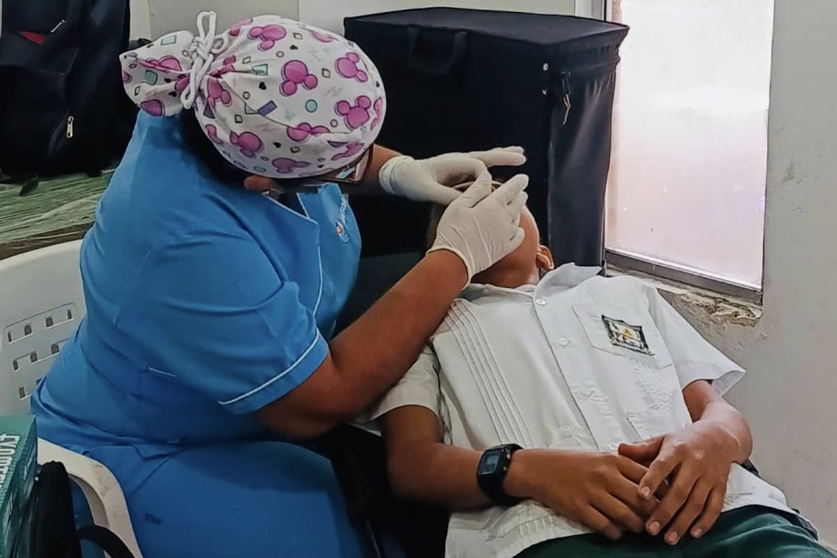 Las jornadas de salud incluyen valoración física, revisión visual y atención odontológica para estudiantes de instituciones educativas oficiales de Barrancabermeja.
Suministrada/Vanguardia