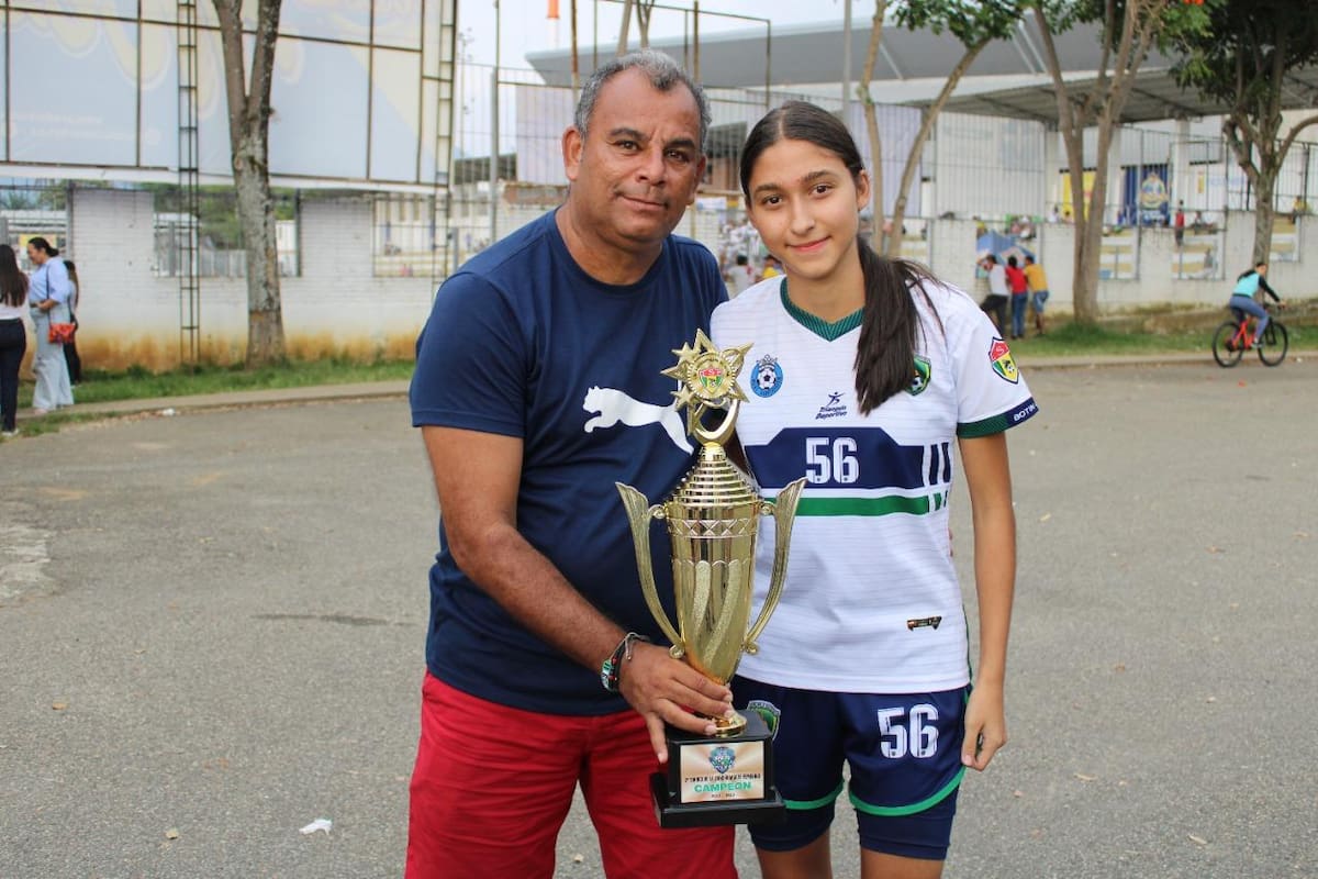 Samantha Rodríguez en la cancha Marte de Bucaramanga.