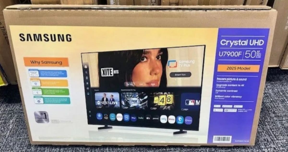La demanda de Dua Lipa señala que Samsung habría utilizado su imagen en empaques de televisores sin autorización.
Foto tomada de: EFE