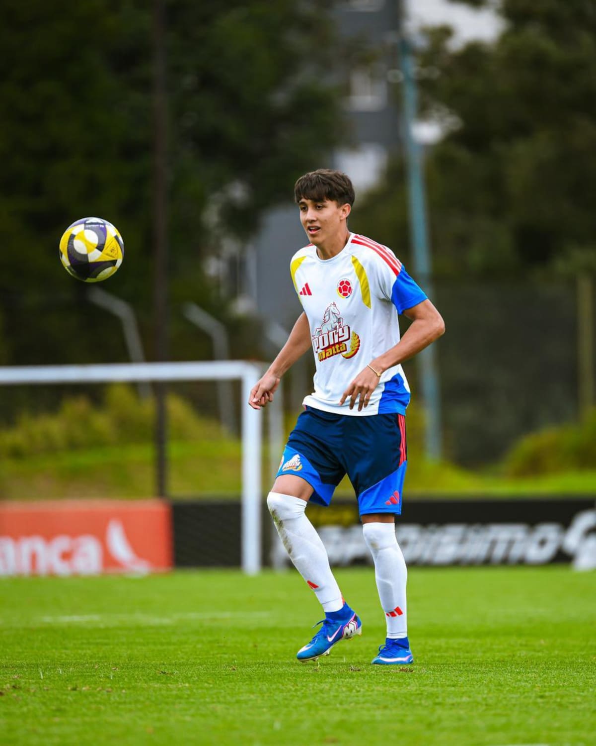 El futbolista colombiano Samuel Martínez habló de su llegada al Liverpool FC. Foto: FCF.