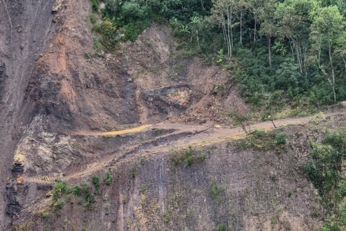 Habitantes de la zona rural de San Andrés, Santander, exigen la construcción de un puente sobr el río El Congreso.
Foto: Cortesía.