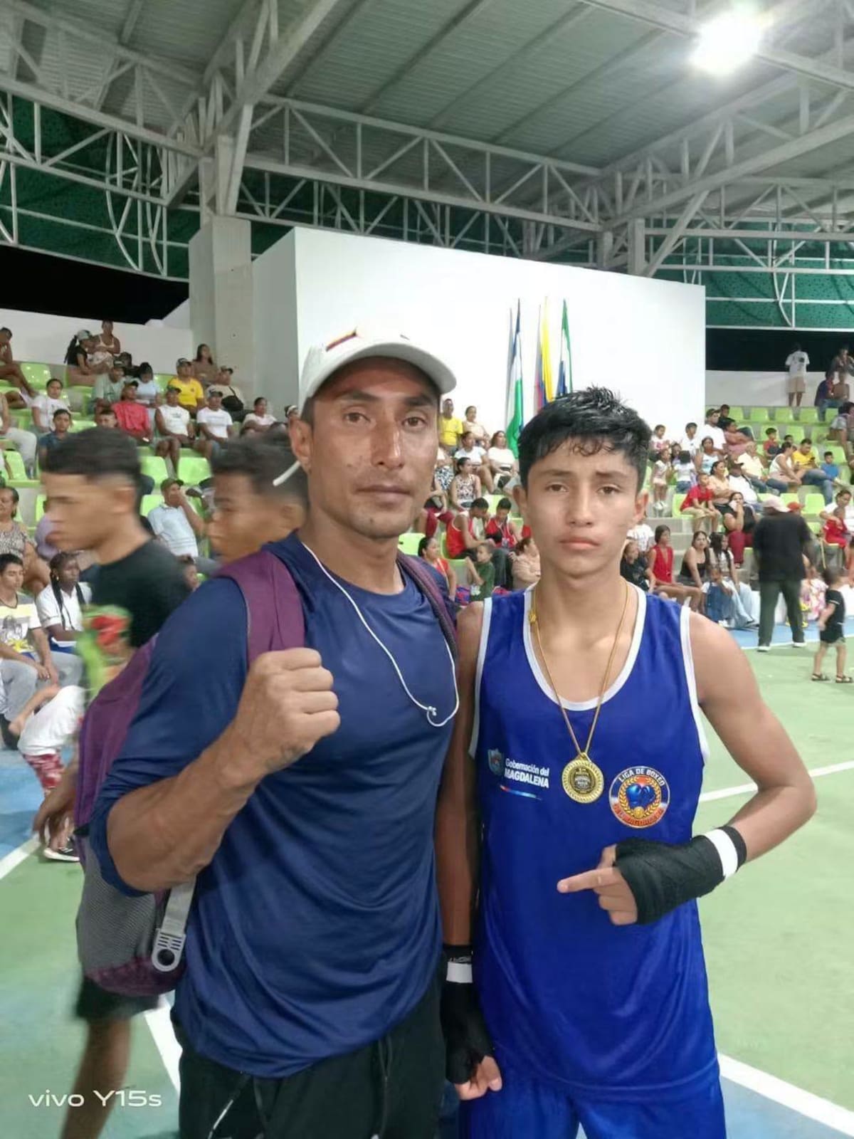 El joven boxeador tiene a su padre como entrenador.