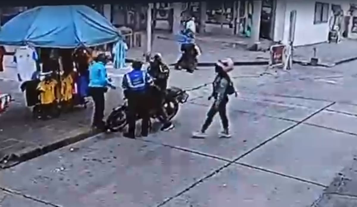 La discusión se presentó por la inmovilización de una motocicleta.