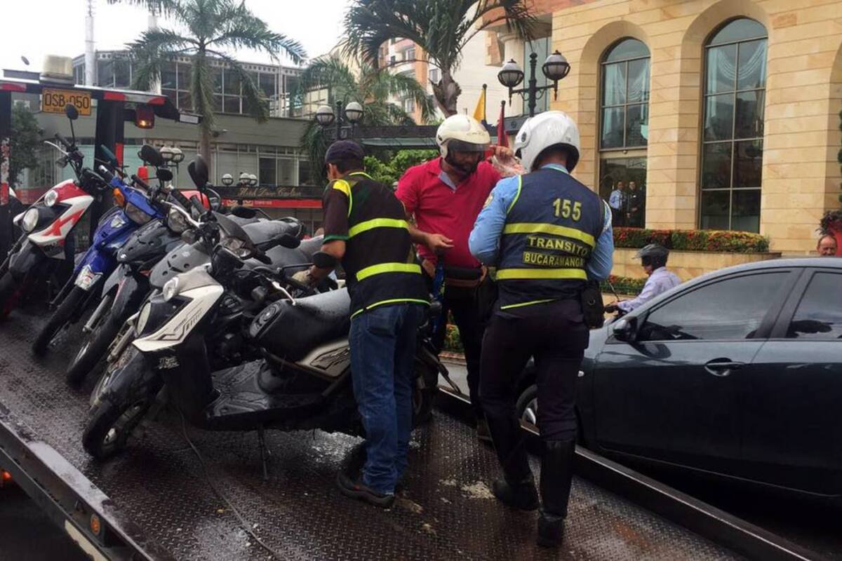 Hace un par de semanas, como medida para contrarrestar el transporte informal en la ciudad, la Dirección de Tránsito triplicó los costos de grúa y patios para aquellos conductores que son sorprendidos ejerciendo la ‘piratería’. (Foto: Suministrada /VANGUARDIA LIBERAL)