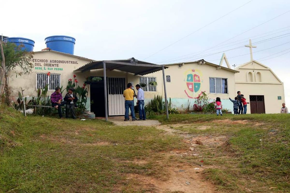 Tras 15 años de espera, más de 100 familias de la vereda San Pedro se beneficiarán con el líquido vital. (Foto: Suministrada/VANGUARDIA LIBERAL)